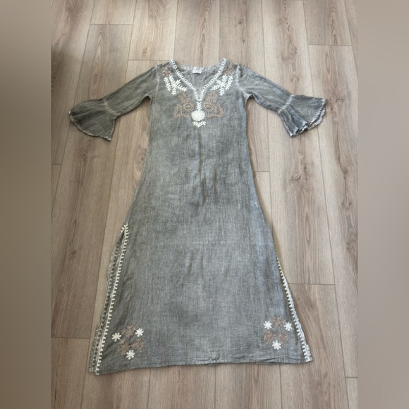 DEBBIE KATZ ( South beach) Elegant Gray Embroidered Dress 🏖️🤍🩶 - Picture 1 of 11